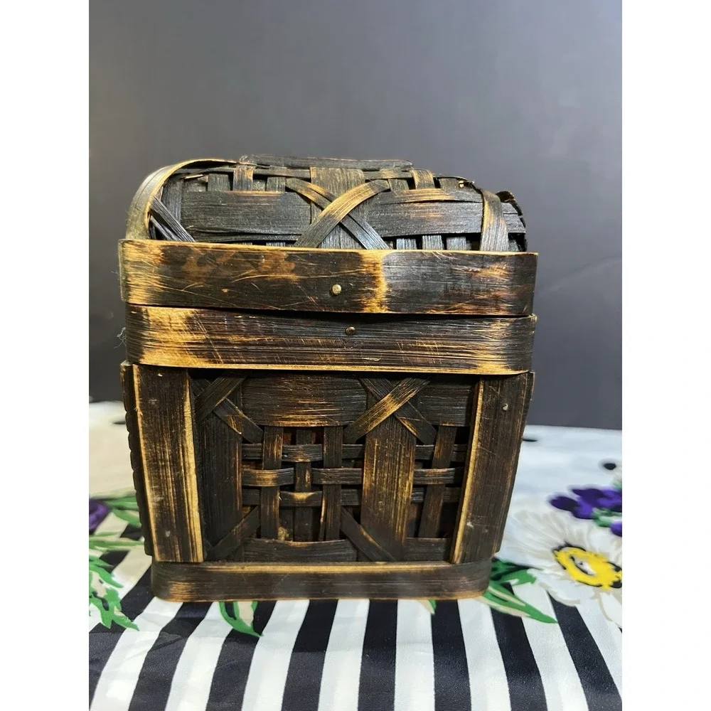 Vintage Woven‎ Wood Basket/ Box With Lid Hinged Lever Closure7x4x5  (2051)
